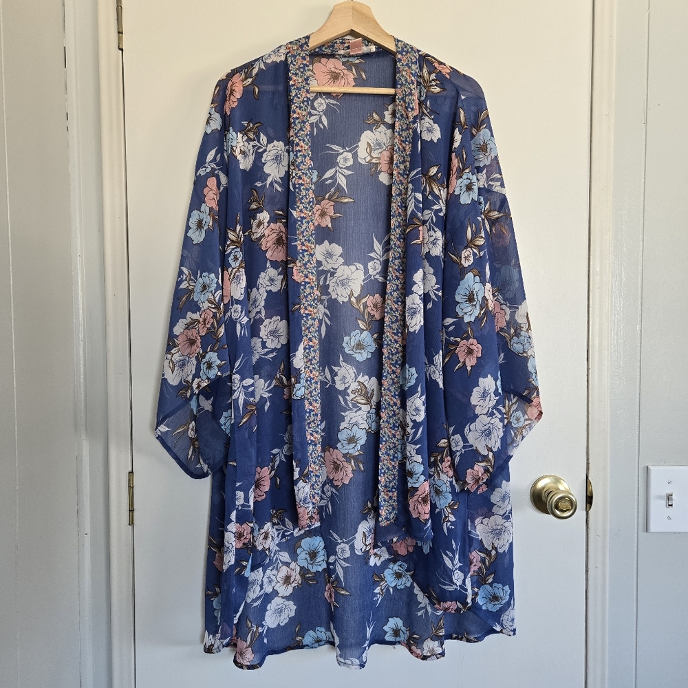 Band Of Gypsies Kimono Women's Blue With Floral Print